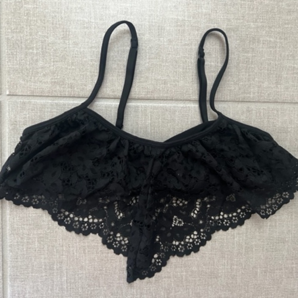 Victoria's Secret black flutter bralette, size small